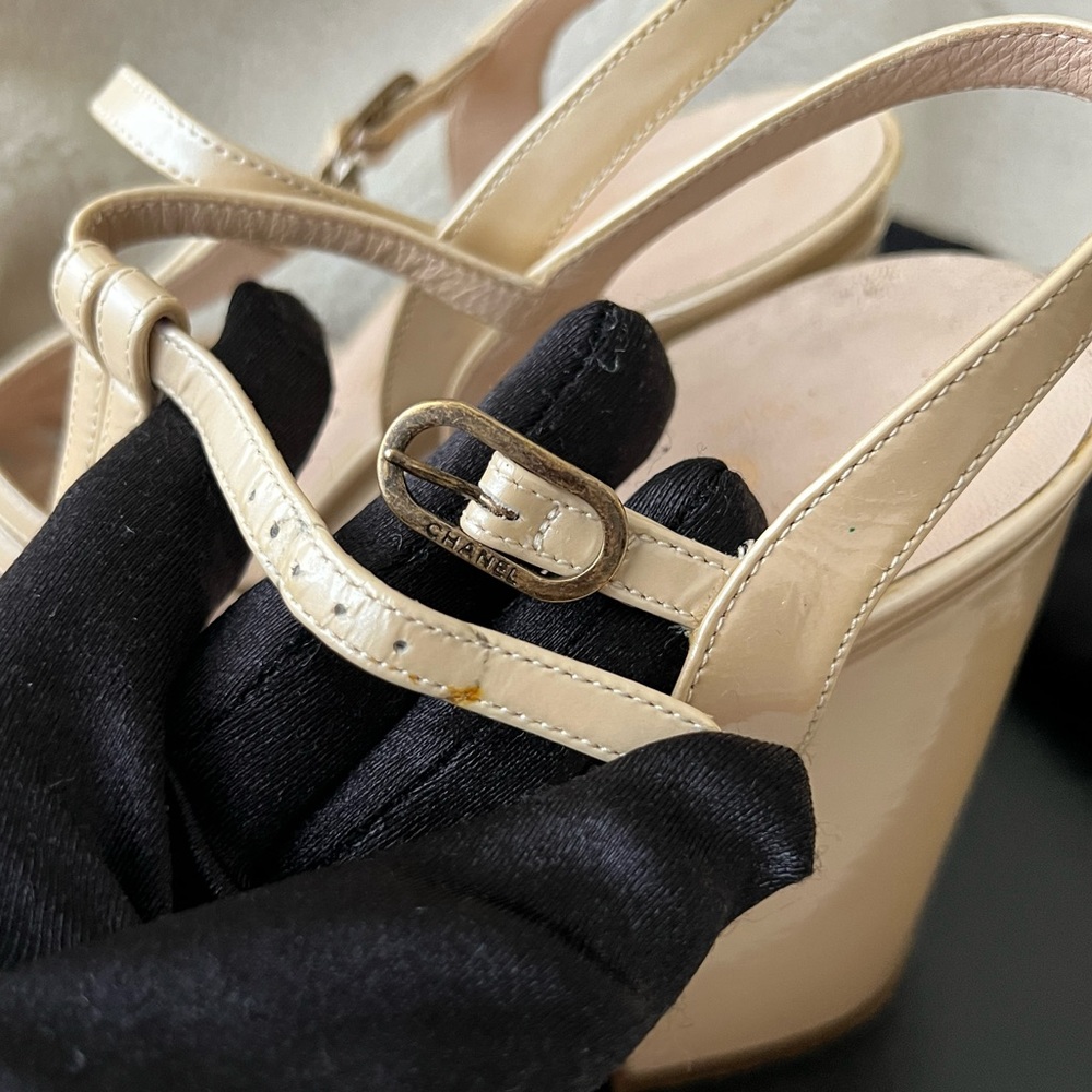 Auth Chanel Classic CC Logo Beige Patent Leather Wedge Sandals- Size 36 - Picture 8 of 12